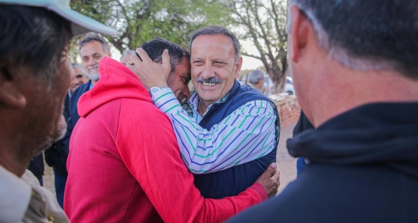 Quintela incrementó el monto a la tarjeta PAR para combatir las políticas nacionales