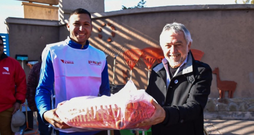 Municipio entregó equipamientos al cepar sur y cepar oeste 