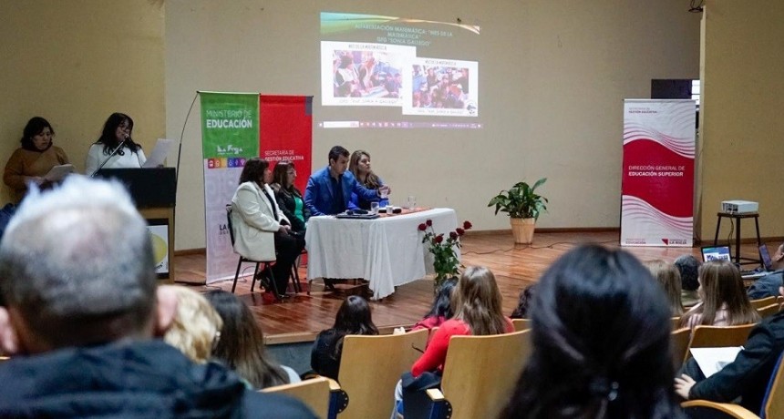 Educación inició la actualización de formación docente de los niveles obligatorios y formación inicial