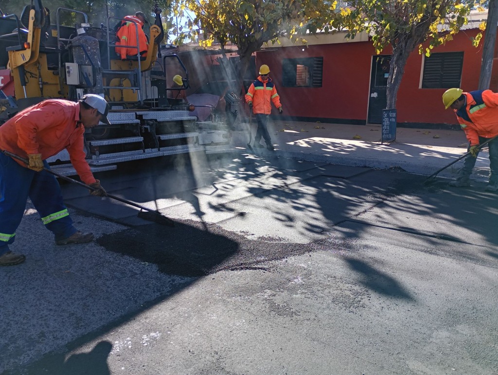 Municipio y provincia realizan trabajos de reacondionamiento de la avenida Madre Teresa de Calcuta
