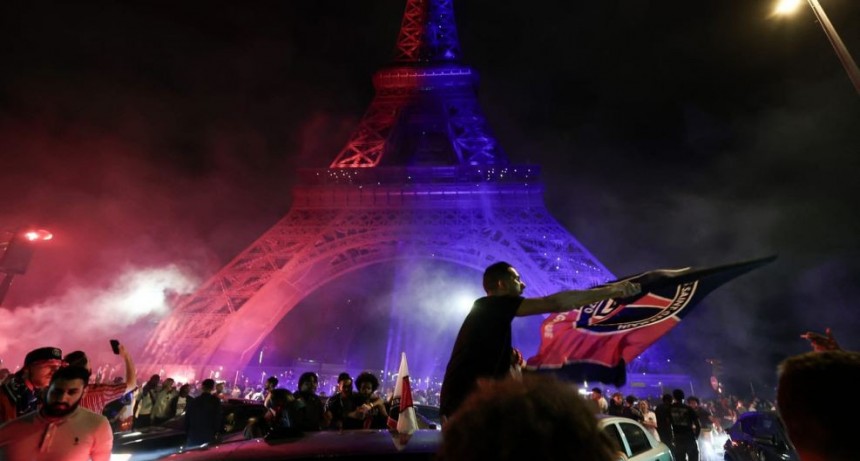 Locura total: 2 muertos y mas de 200 heridos en los festejos del PSG