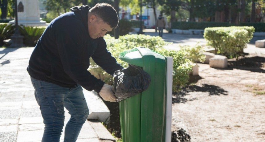 Municipio sumó más de 150 cestos para residuos en el microcentro
