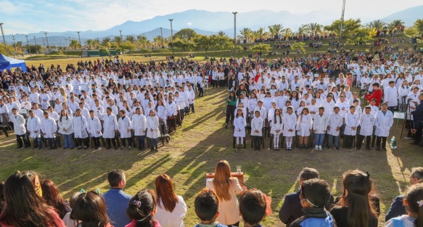 Más de 500 estudiantes asumieron un compromiso formal con el cuidado del ambiente
