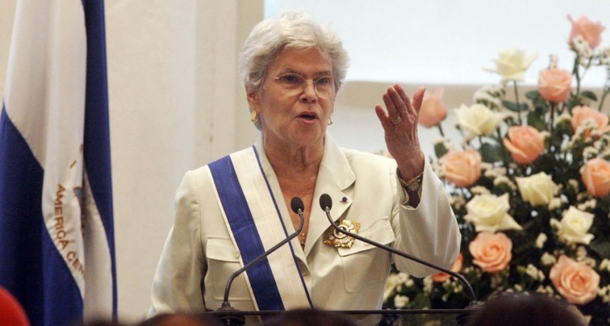 Pesar por la muerte de Violeta Chamorro
