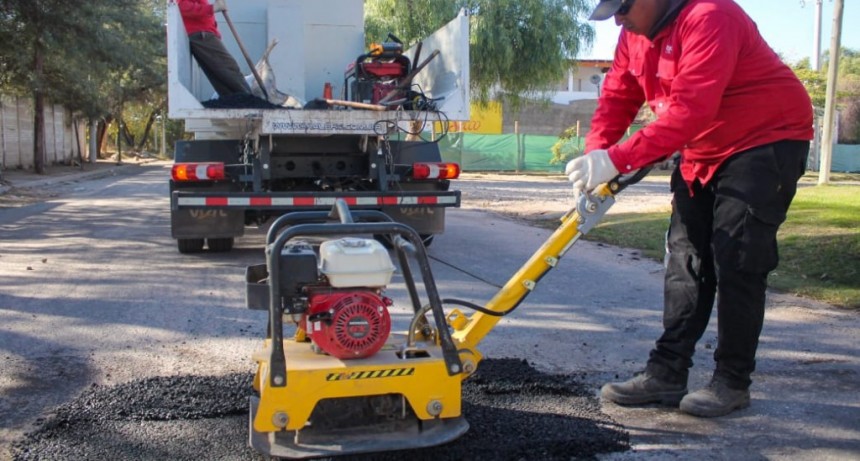 Armando Molina destacó los trabajos de bacheo en este dificil contexto financiero