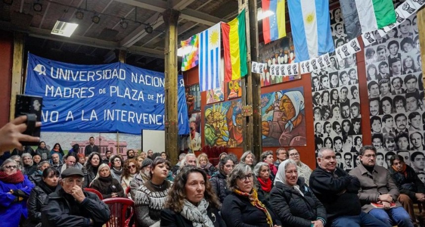 La serie documental riojana “Contra el Olvido” fue presentada en la sede de Madres de Plaza de Mayo 