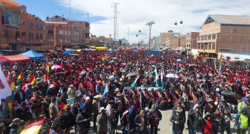 Cabildo abierto en Bolivia no acepta dialogar con el gobierno y pide que se vaya el presidente