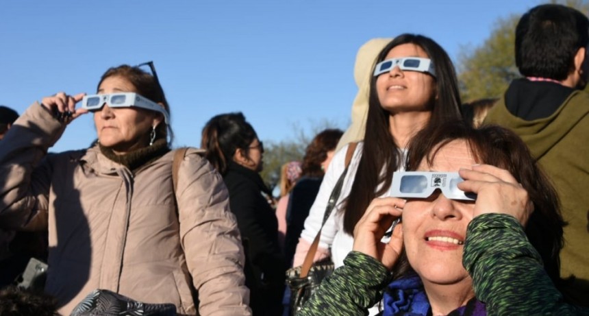 Más de 7 mil personas presenciaron el eclipse de sol en Mascasín