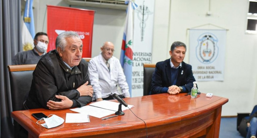 La Nación, la Provincia y la UNLaR acordaron fortalecimiento del Hospital Universitario.