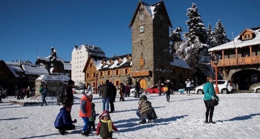 Bariloche: aíslan al intendente por un caso positivo de COVID-19