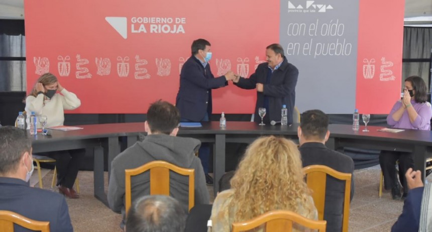 Arroyo destacó el modelo de gestión social del gobierno de La Rioja