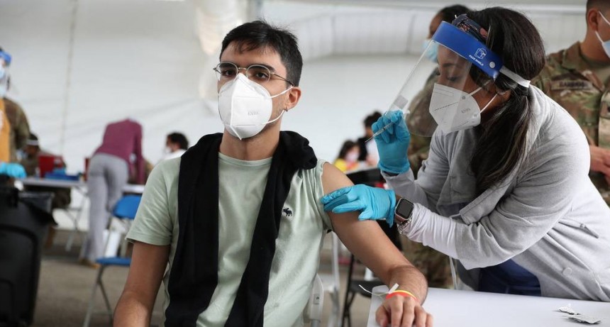COVID-19: Ministros de Salud de todo el país acordaron acortar los intervalos de aplicación de las segundas dosis de vacunas