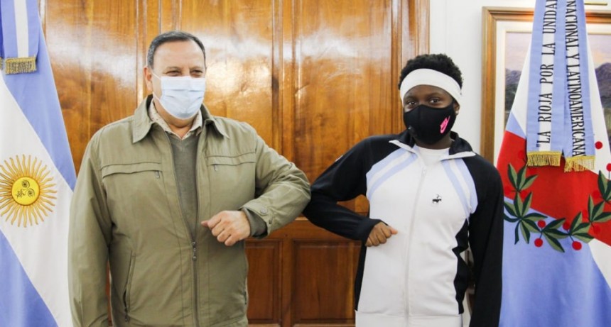  Quintela recibió a la deportista Ziline Pierre Peña Arias que representará a La Rioja en Francia