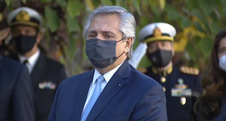  Fernández aseguró que en septiembre podría haber menores vacunados contra el COVID-19