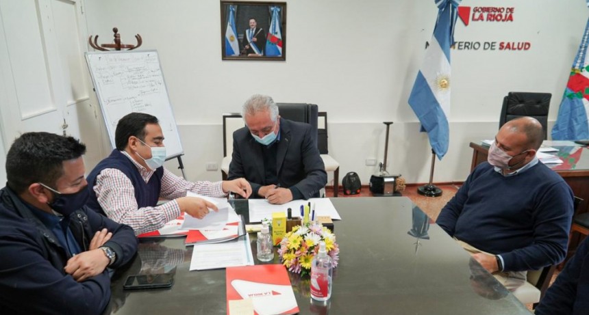 La UNdeC comenzará a analizar muestras de Covid-19 a través de PCR 