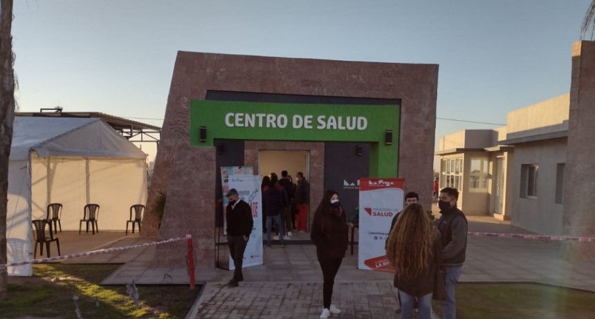 Exitosa vacunación libre a mayores de 18 años en capital