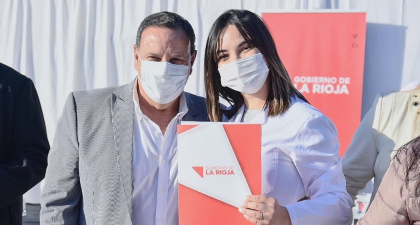 La provincia promovió a más de 300 trabajadores de salud