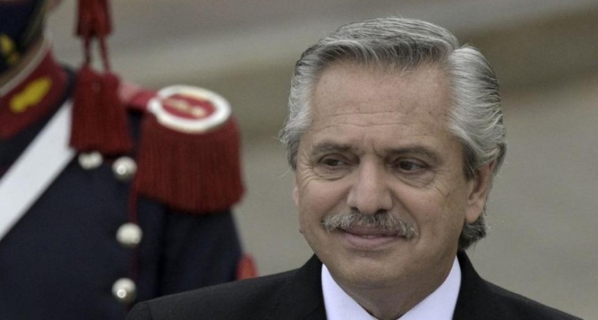  Fernández viaja a Perú para la asunción de Pedro Castillo