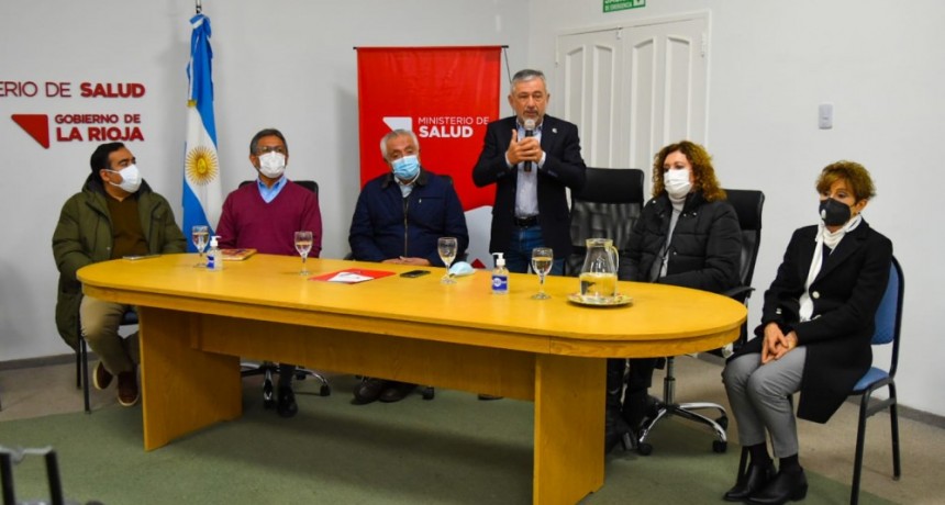 Brindarán capacitación en informática, cultura laboral y atención al público a trabajadores de salud