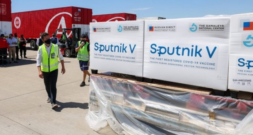 Llegó un cargamento del componente 2 de la Sputnik para producir más de 750 mil dosis
