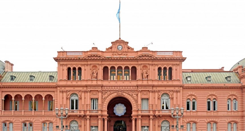 Rige la prohibición de designar y contratar personal en el sector público