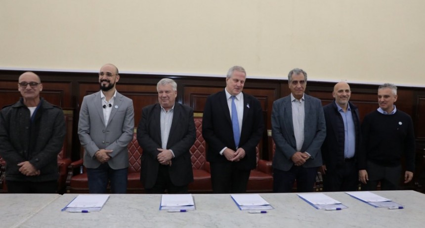  Abel Pintos donará las regalías de su nuevo disco a hospitales de la UBA