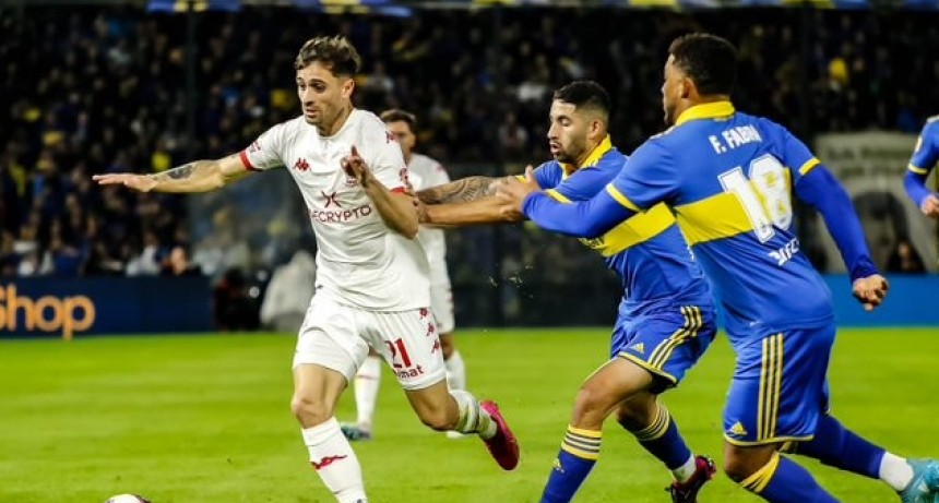 Boca venció a Huracán con gol de Luis Vázquez