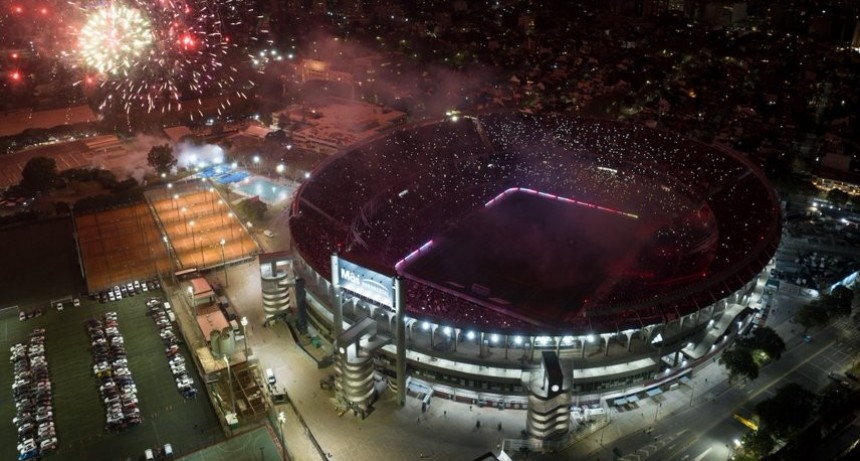 River goleó a Estudiantes y festeja un nuevo título en el Monumental
