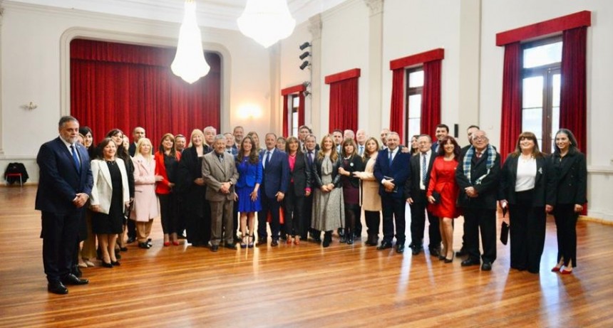 Se realizó en el Paseo Cultural la asunción de los Convencionales Constituyentes y se definieron autoridades