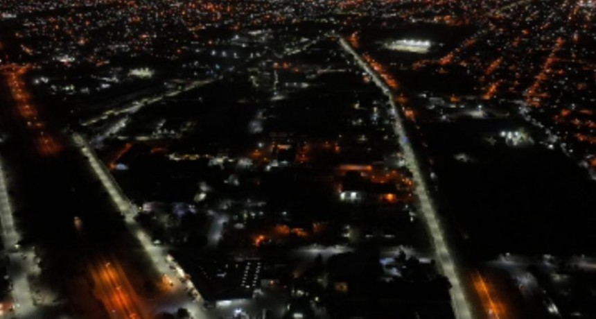 Quedó inaugurado el alumbrado público y asfaltado en el Parque Industrial 