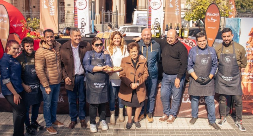 Los sabores riojanos, de la mano de los mejores chefs, presentes en Plaza 25 de mayo