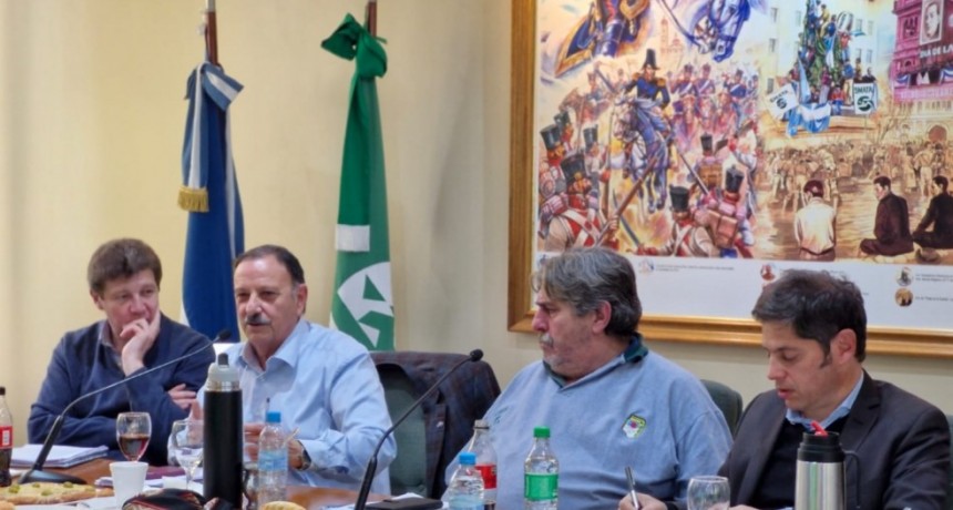 Quintela participó en Buenos Aires de una reunión con industriales y gobernadores