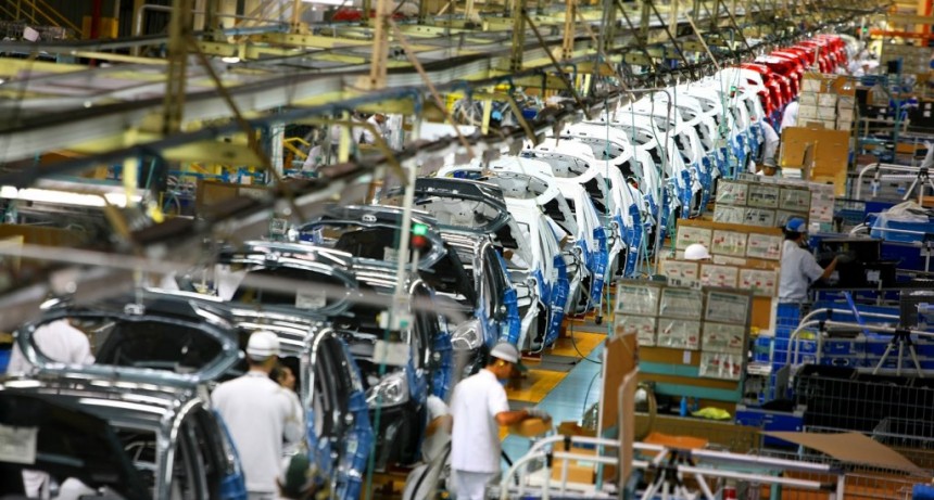 La industria argentina se sigue desplomando