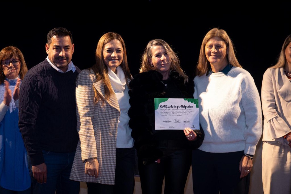 Entregan certificados en talleres de Braille y Lengua de Señas Argentina
