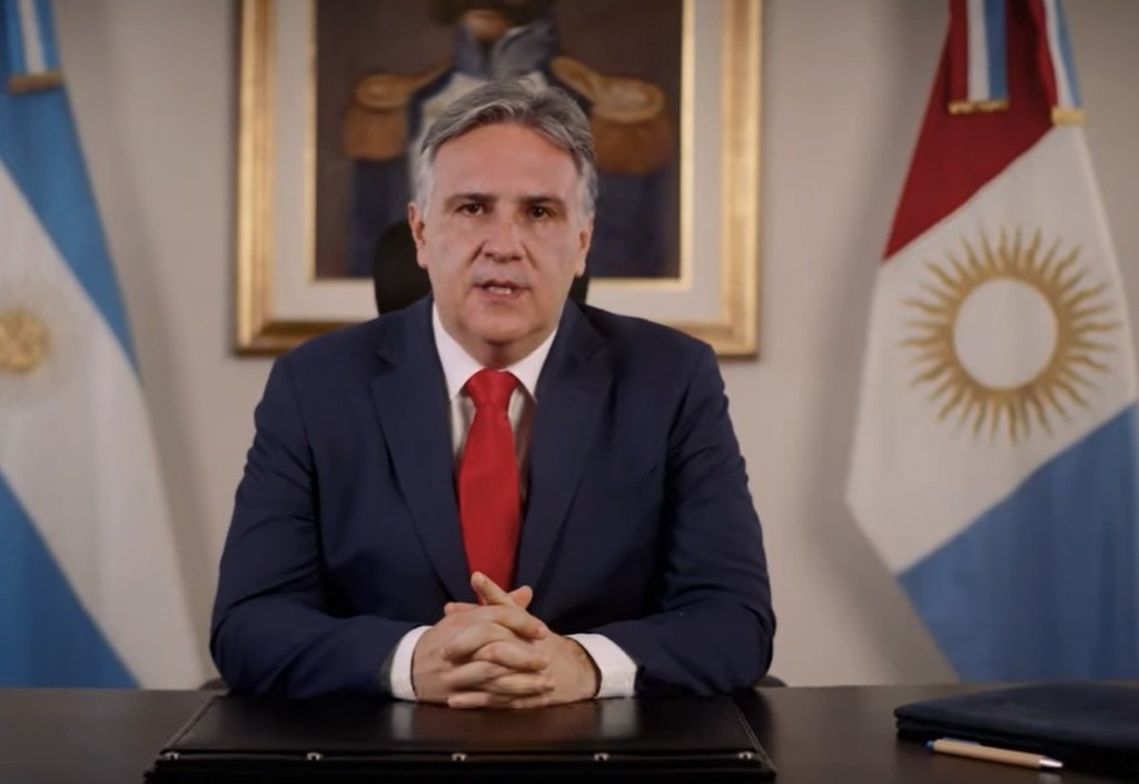 Llaryora pateó el tablero y anunció un fuerte incremento para los jubilados cordobeses
