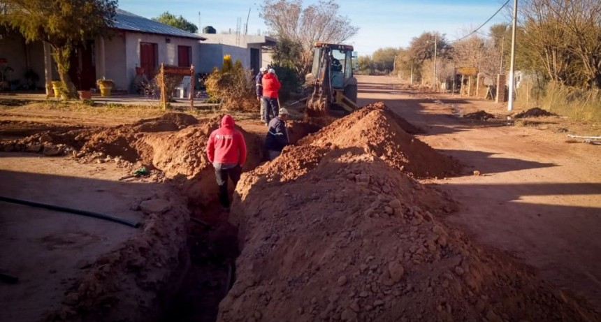 Renuevan la red de agua en Los Palacios 