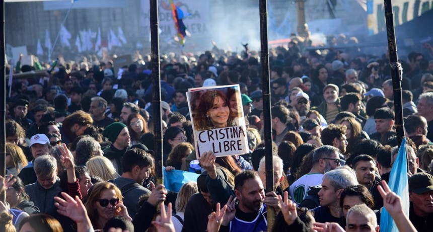 Cristina llamó a celebrar en Parque Lezama el 9 de julio