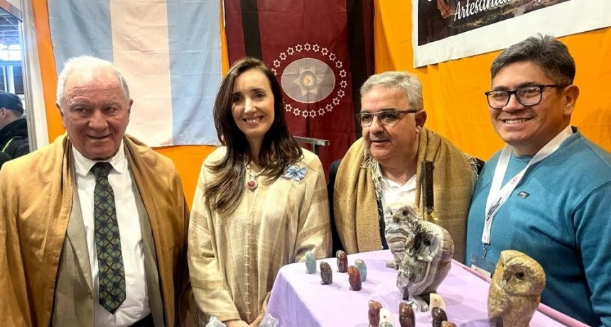 Villaruel elogió a la organización de la Fiesta Nacional del Poncho en Catamarca
