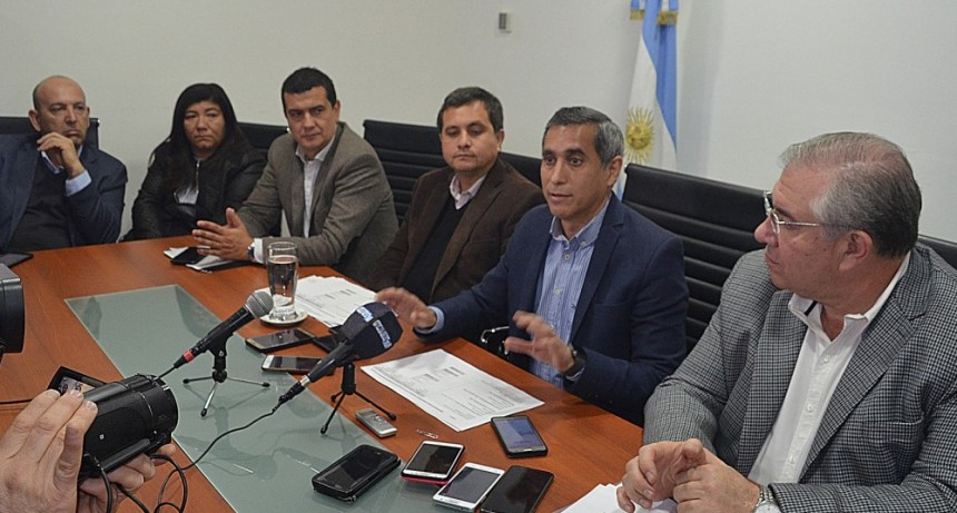 Paredes Urquiza pidió la renuncia de los directivos de EDELaR y responsabilizó al gobierno por la falta de pago a los PEM