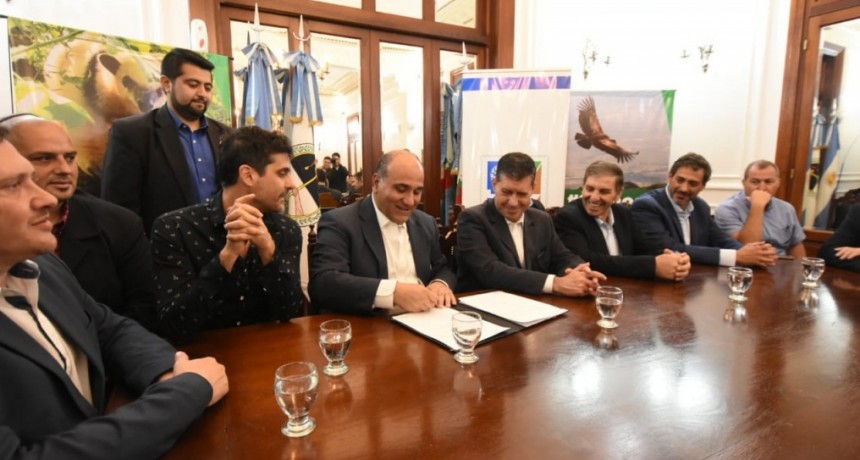 Casas firmó convenio ambiental con ONG Israelí