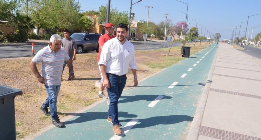 El municipio realiza limpieza en toda la avenida 1° de marzo