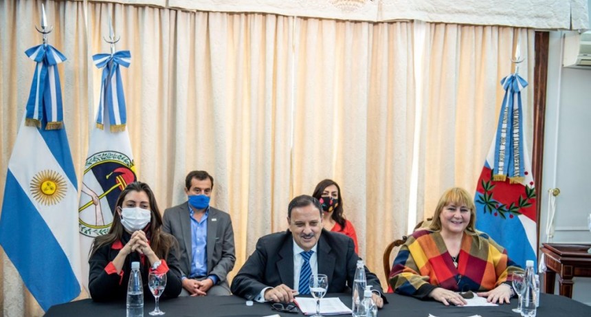  El gobierno provincial destinará un subsidio de 25 mil pesos para 43 centros de jubilados de toda la provincia