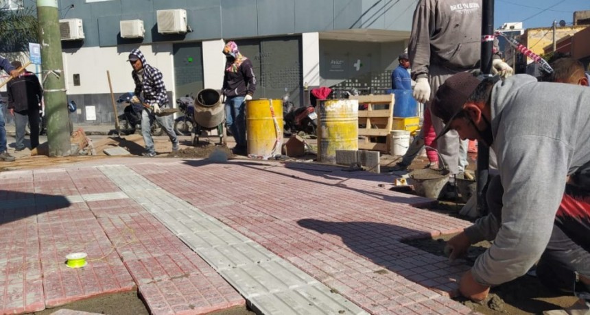 Continúa el Plan de Mejoras de veredas en todo el microcentro
