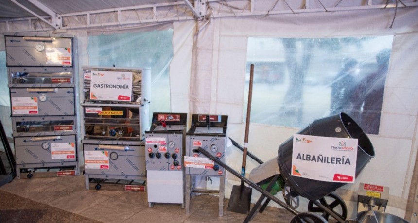 Quintela entregó microemprendimientos