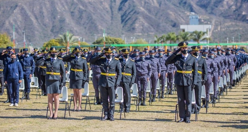 Frederic y Quintela encabezaron el egreso de 269 agentes policiales y penitenciarios 