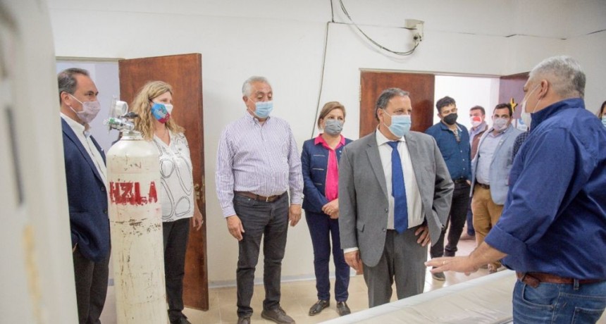 Quintela recorrió la obra de la nueva terapia intensiva en el hospital Luis Agote 