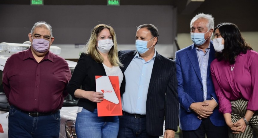 El Gobierno Provincial entregó designaciones a 86 trabajadores y trabajadoras del Hospital de la Madre y el Niño