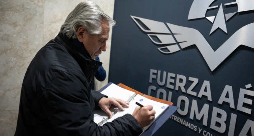 El Presidente Alberto Fernandez  llegó a Colombia para asistir a la asunción de Gustavo Petro