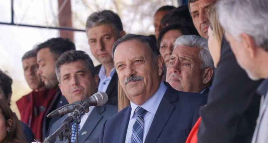 El gobernador Ricardo Quintela encabezó los actos por el 145º aniversario del Departamento Castro Barros 