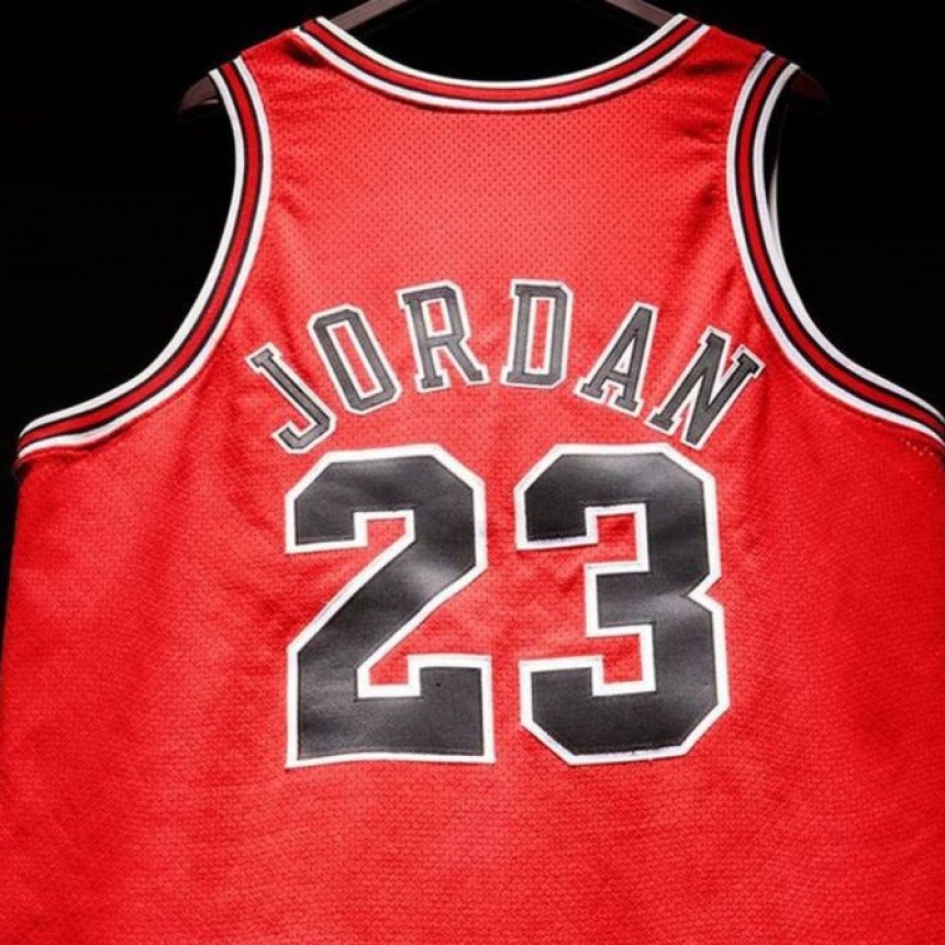 Subastarán en 5.000.000 de dólares la casaca que usó Michael Jordan en la final de 1998